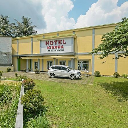 Oyo 92483 Hotel Kirana Salatiga Kültér fotó