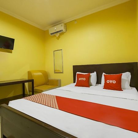 Oyo 92483 Hotel Kirana Salatiga Kültér fotó