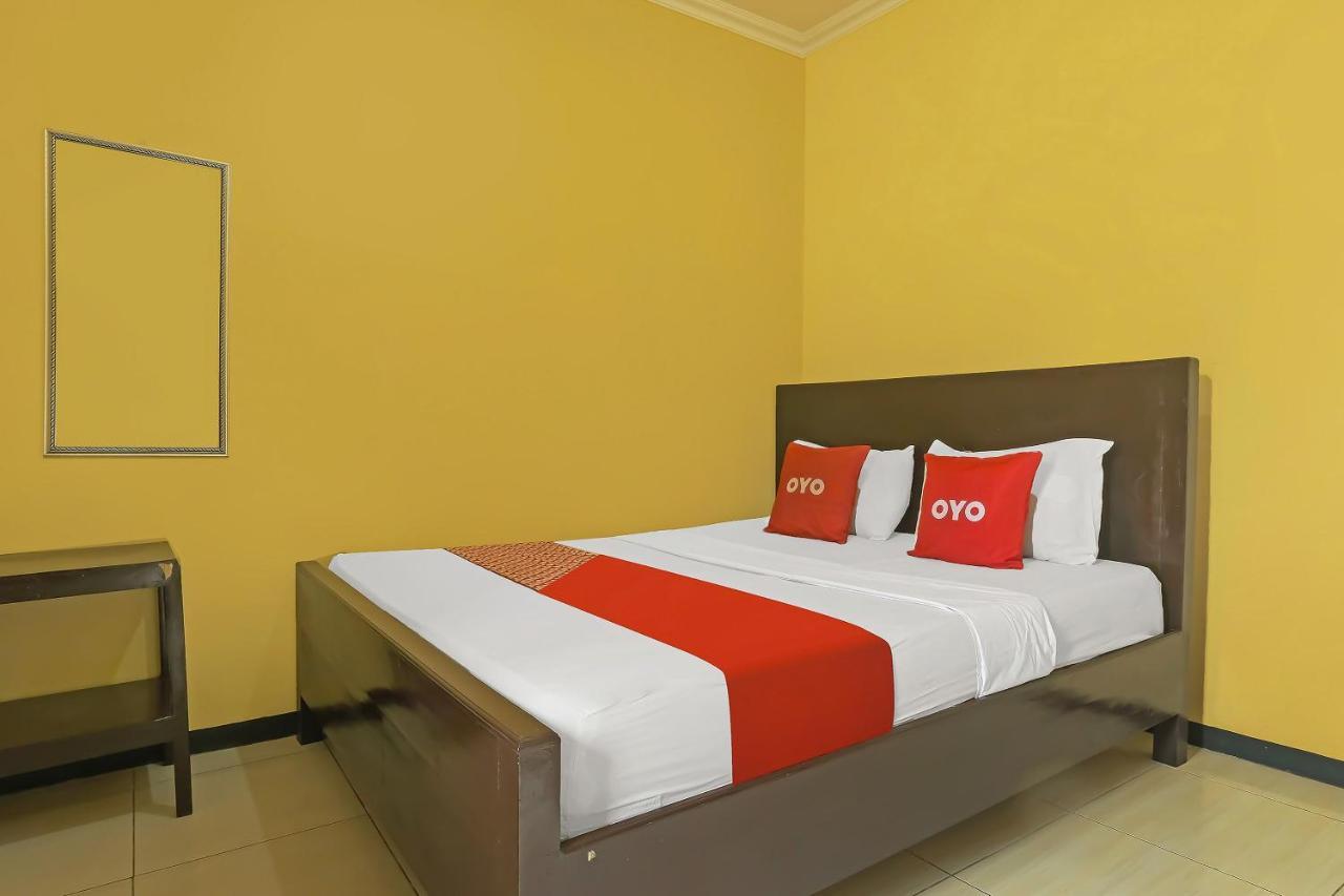 Oyo 92483 Hotel Kirana Salatiga Kültér fotó