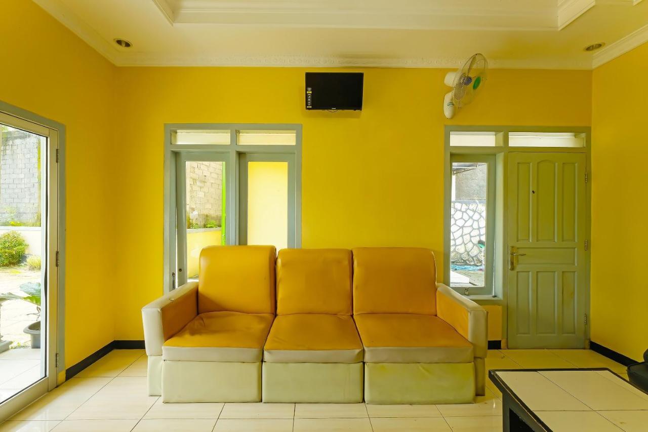 Oyo 92483 Hotel Kirana Salatiga Kültér fotó