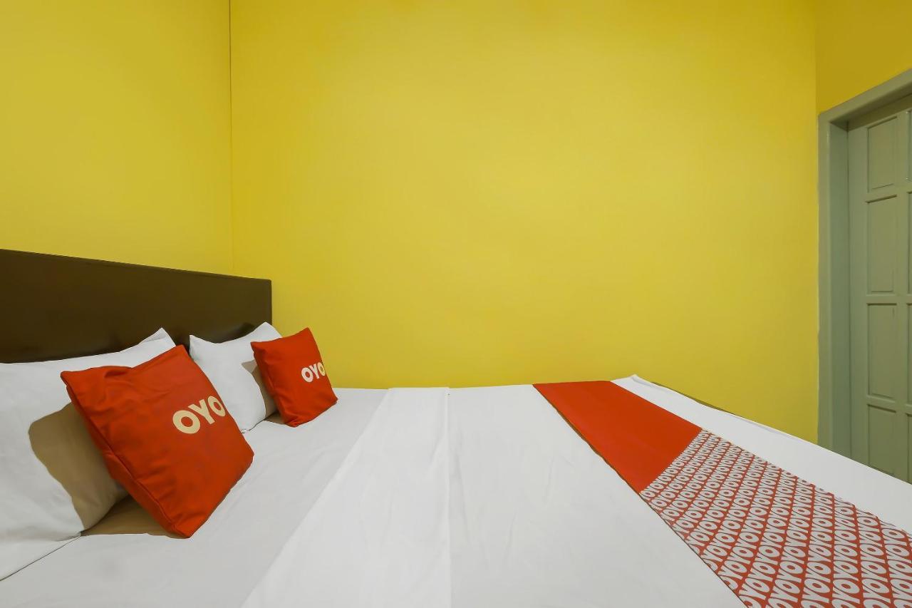 Oyo 92483 Hotel Kirana Salatiga Kültér fotó