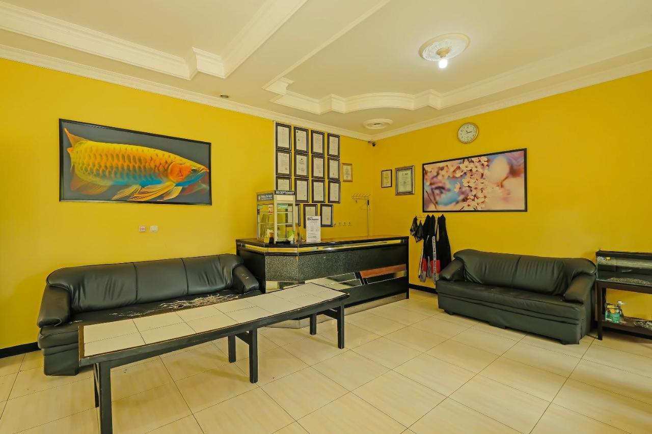 Oyo 92483 Hotel Kirana Salatiga Kültér fotó